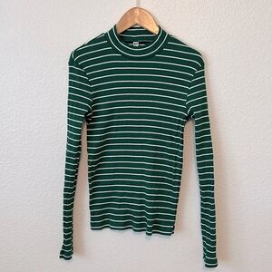 Uniqlo Mock Neck Ribbed Shirt